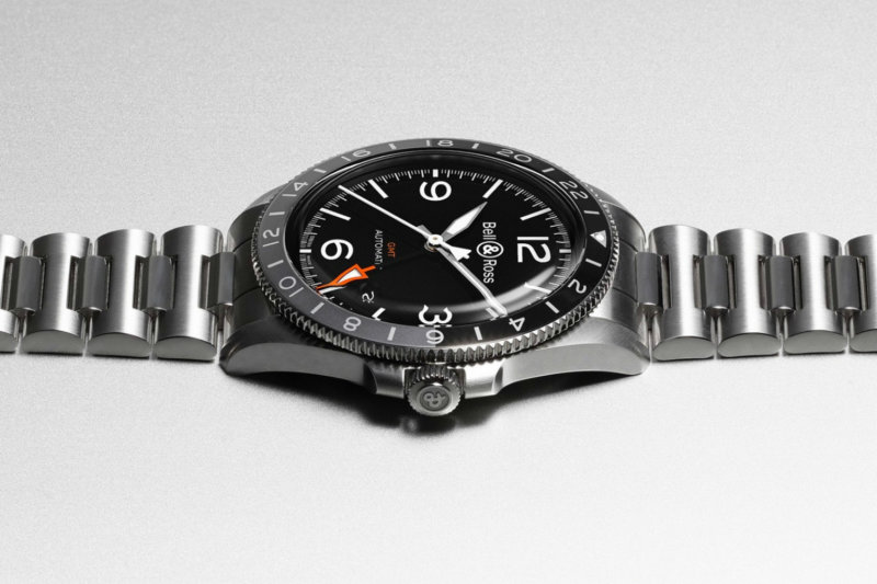 bell-ross-br-v2-93-gmt-24h-watch-002