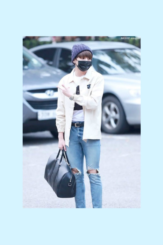 BTS' Jimin Slays with Casual Airport Look - Pictures Going Viral