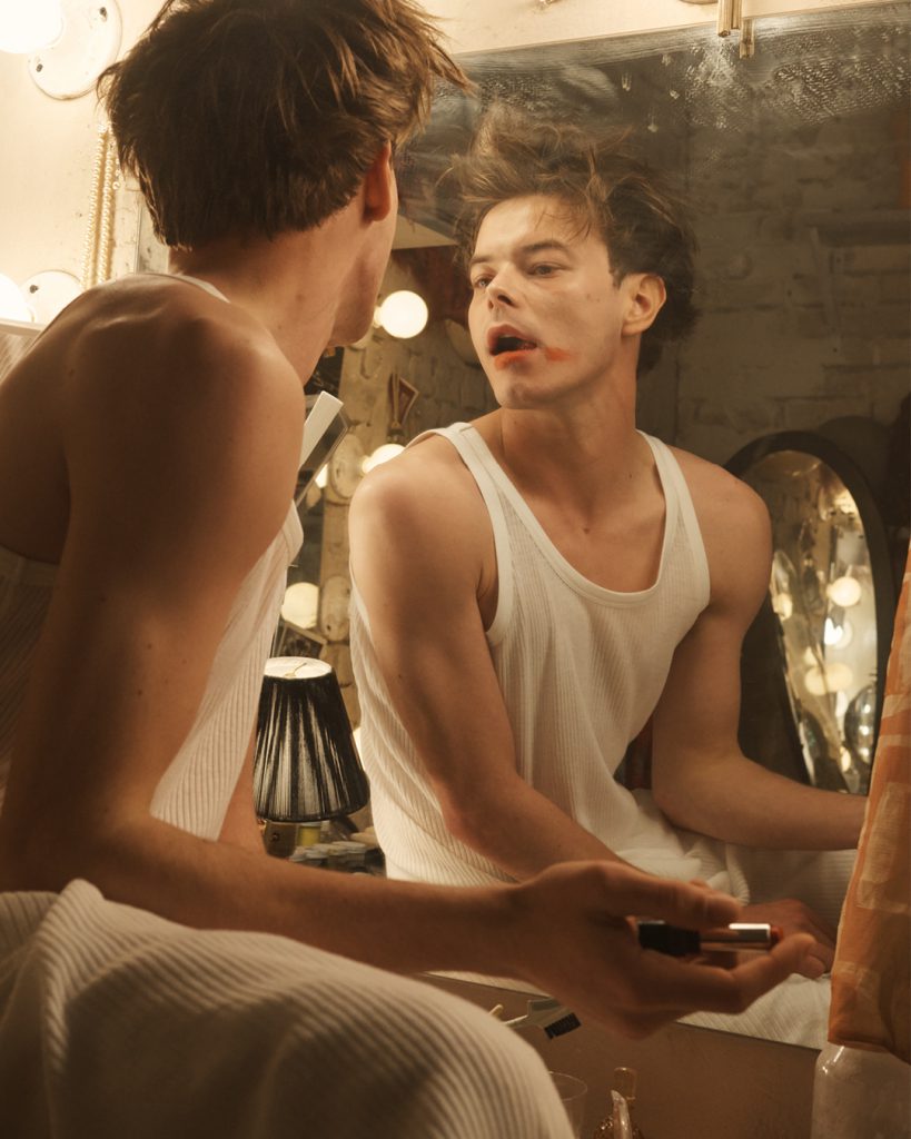Loewe’s newest campaign featuring Charlie Heaton Loewe’s newest campaign featuring Charlie Heaton