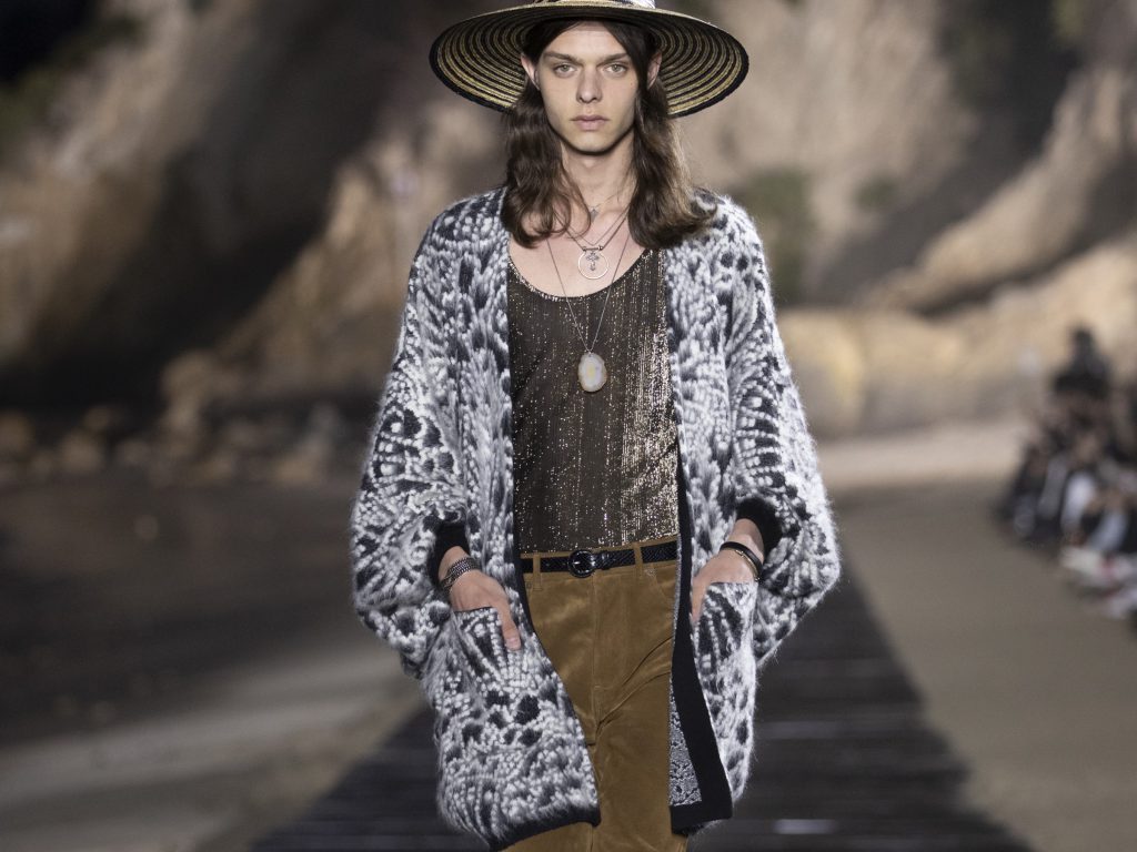 The triangulation in Saint Laurent’s SS20 collection The triangulation in Saint Laurent’s SS20 collection