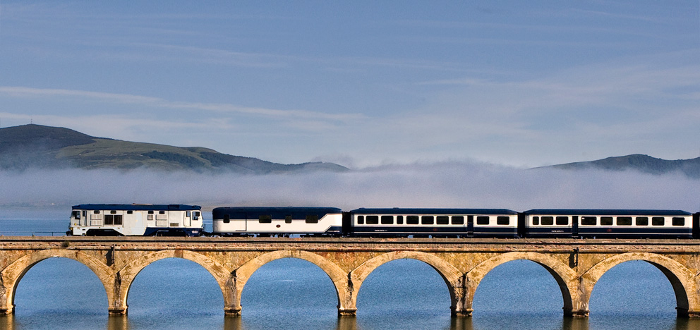 12 Of The World's Most Luxurious Sleeper Trains