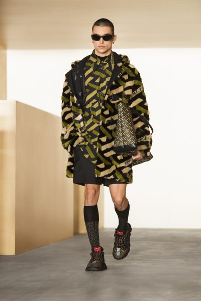 New La Greca monogram bowed at Versace's A/W21 show - Men's Folio Malaysia