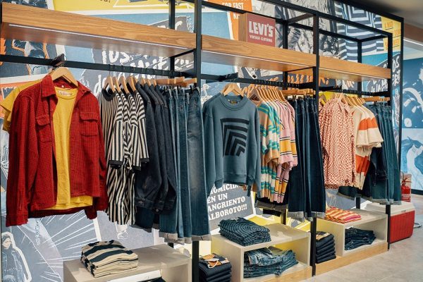 Levis klcc store